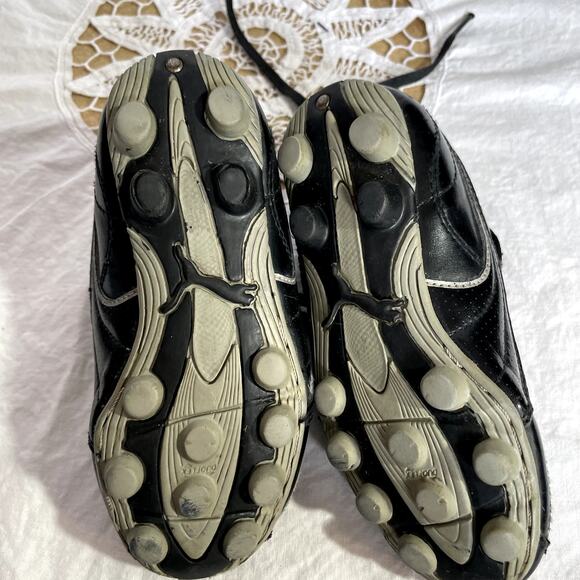 Puma soccer shoes cleats Small Child Size 10 toe scuff - Picture 3 of 10